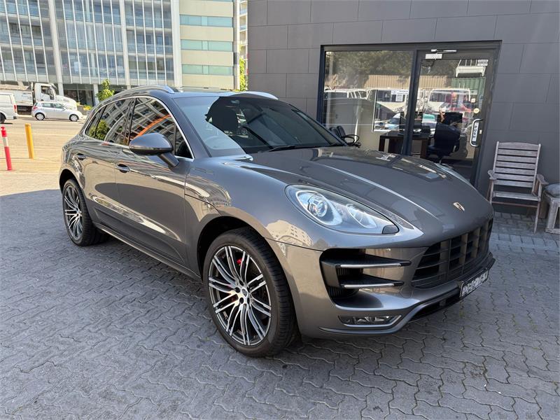 2015 Porsche Macan 4d Wagon Turbo My16